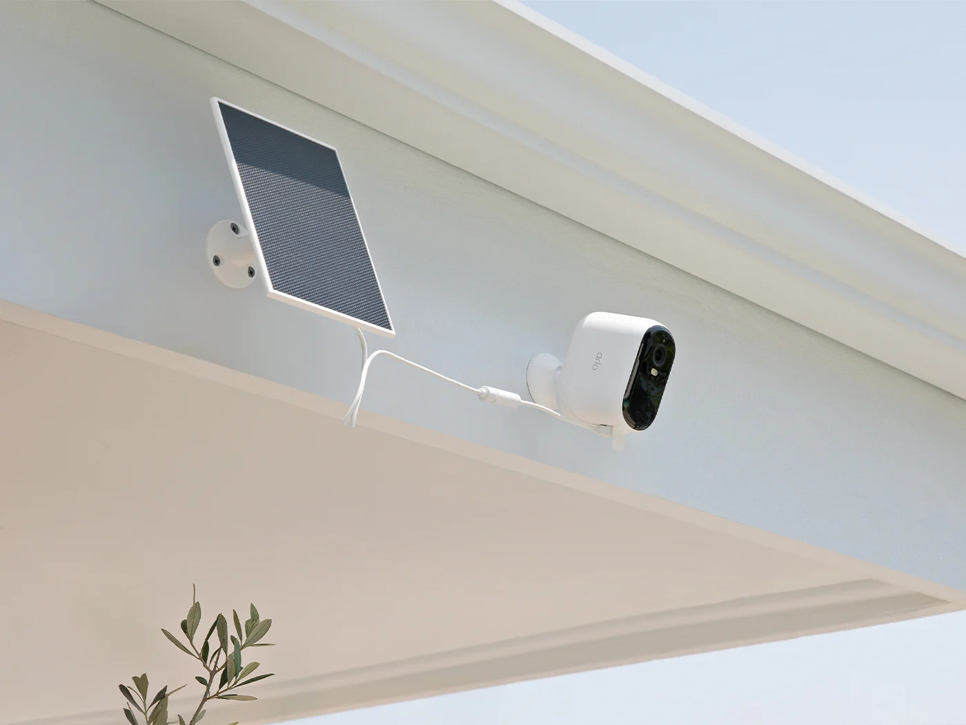 Doorbell + 2 Pro Outdoor Cameras + 2 Solar Panel Chargers Security Kit - Image 4